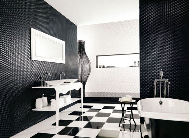 Черно-белый интерьер ванны