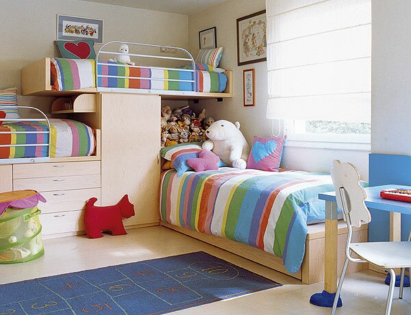Детская комната в ярких цветах-2